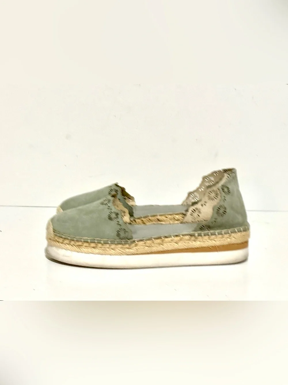 Vince Camuto Breshan Sage Green Platform Espadrille Size 7